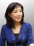 日野 佳恵子 氏