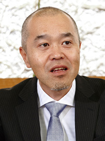 河原 章 氏